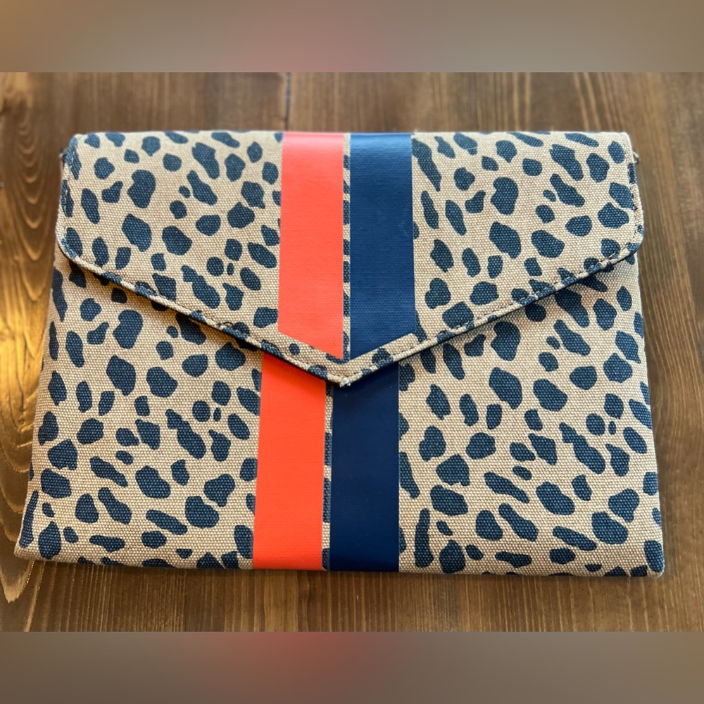 Stella & Dot Bellamy Animal Dot Clutch